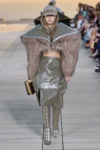 Look 54